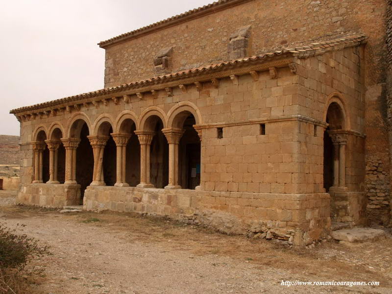 GALERÍA PORTICADA DESDE EL SURESTE